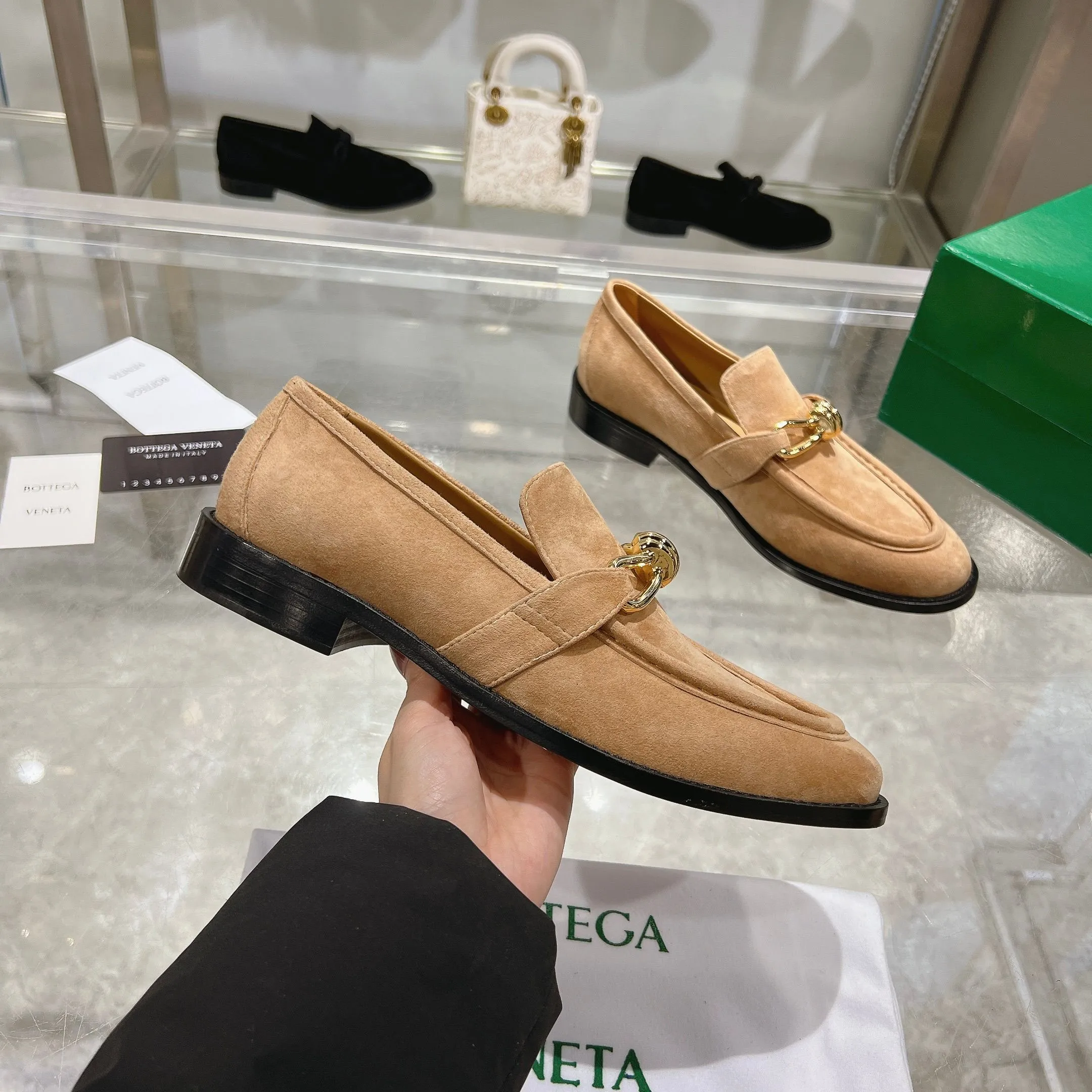 [BV] Top P: 840💰 Size: Female 35-39 (Female 40 custom-made) Male 39-44 (38.45 non-refundable) Bottega Veneta 2025 counter model! Small round toe loafers! Imported leather outsole! Imported grained cowhide! Solid color Niuli! !